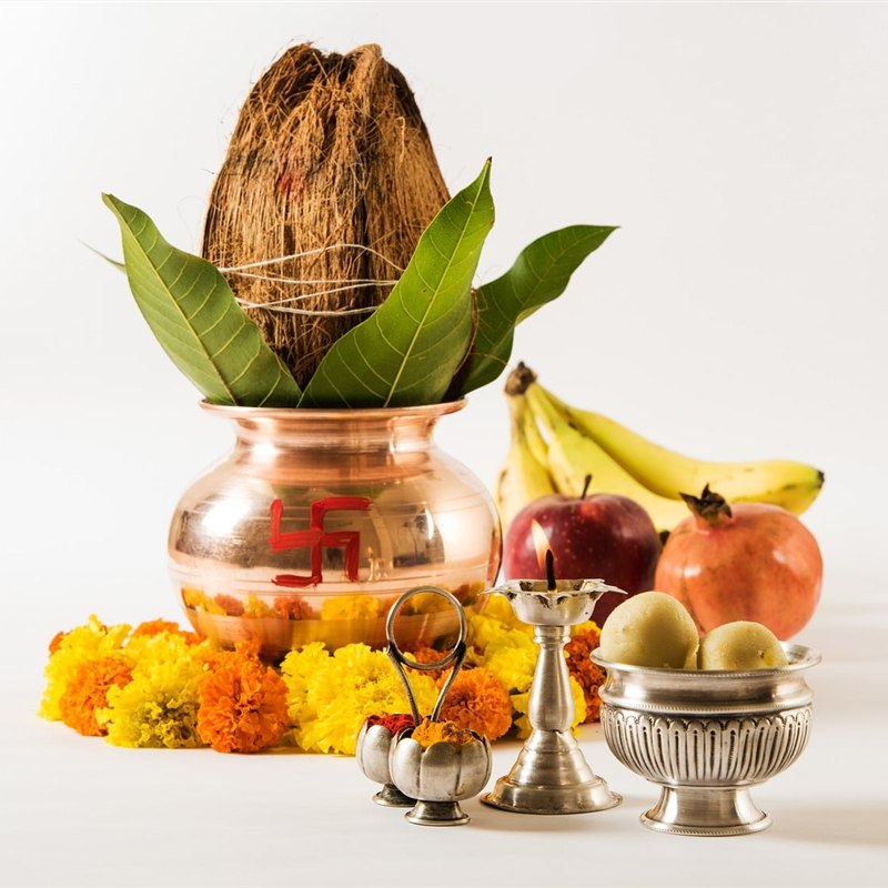 Brass Kalash with Coconut (Small)