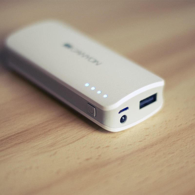 Magnetic Wireless Power Bank 5000 mAh